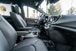 Chrysler Pacifica Hybrid S Appearance Package 2018 года